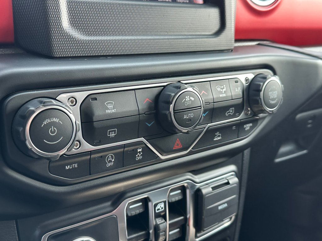 2021 Jeep Gladiator Rubicon CUIR 4X4 SEULEMENT 041942 KM in St-Jean-Sur-Richelieu, Quebec - 18 - w1024h768px