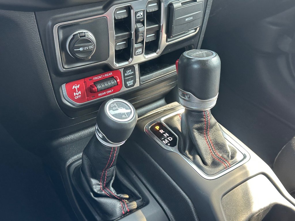 2021 Jeep Gladiator Rubicon CUIR 4X4 SEULEMENT 041942 KM in St-Jean-Sur-Richelieu, Quebec - 17 - w1024h768px