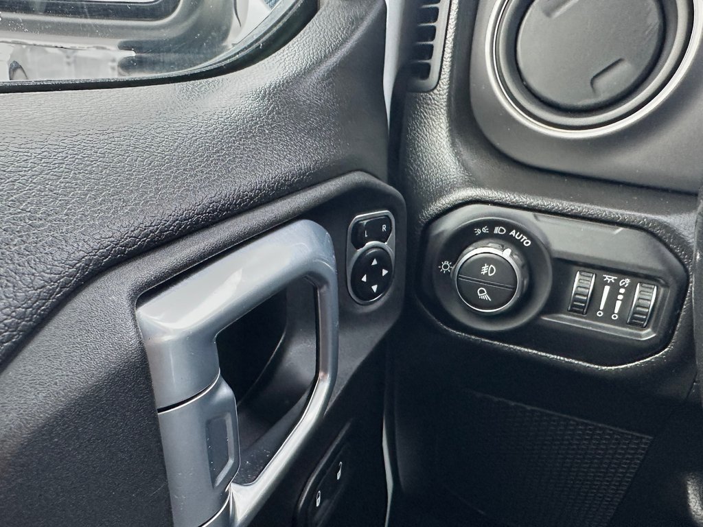 Jeep Gladiator Sport 4X4 2022 à St-Jean-Sur-Richelieu, Québec - 22 - w1024h768px