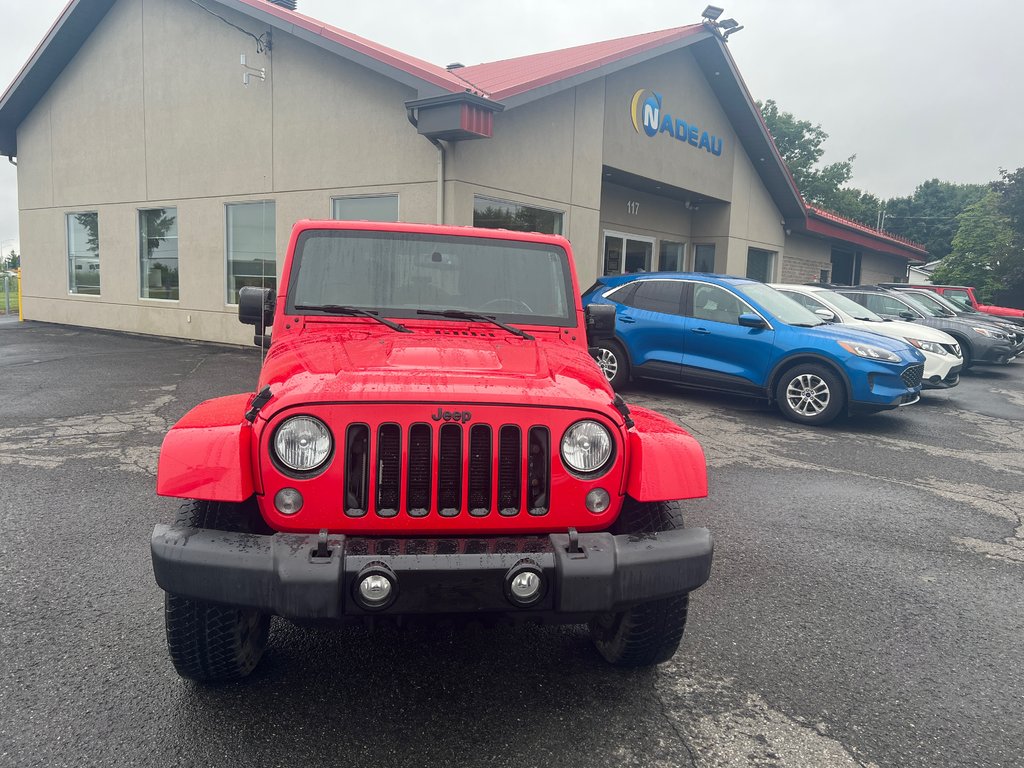 Wrangler Unlimited Altitude 4x4 2 TOIT CUIR NAVI 2015 à St-Jean-Sur-Richelieu, Québec - 10 - w1024h768px