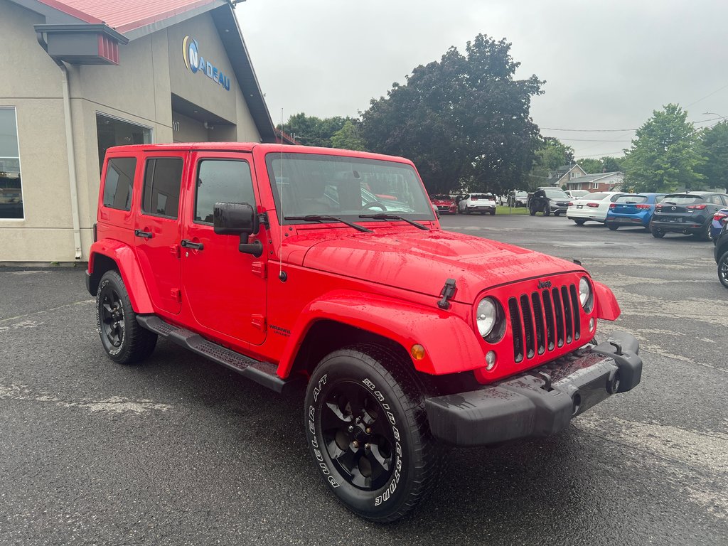 2015  Wrangler Unlimited Altitude 4x4 2 TOIT CUIR NAVI in St-Jean-Sur-Richelieu, Quebec - 1 - w1024h768px