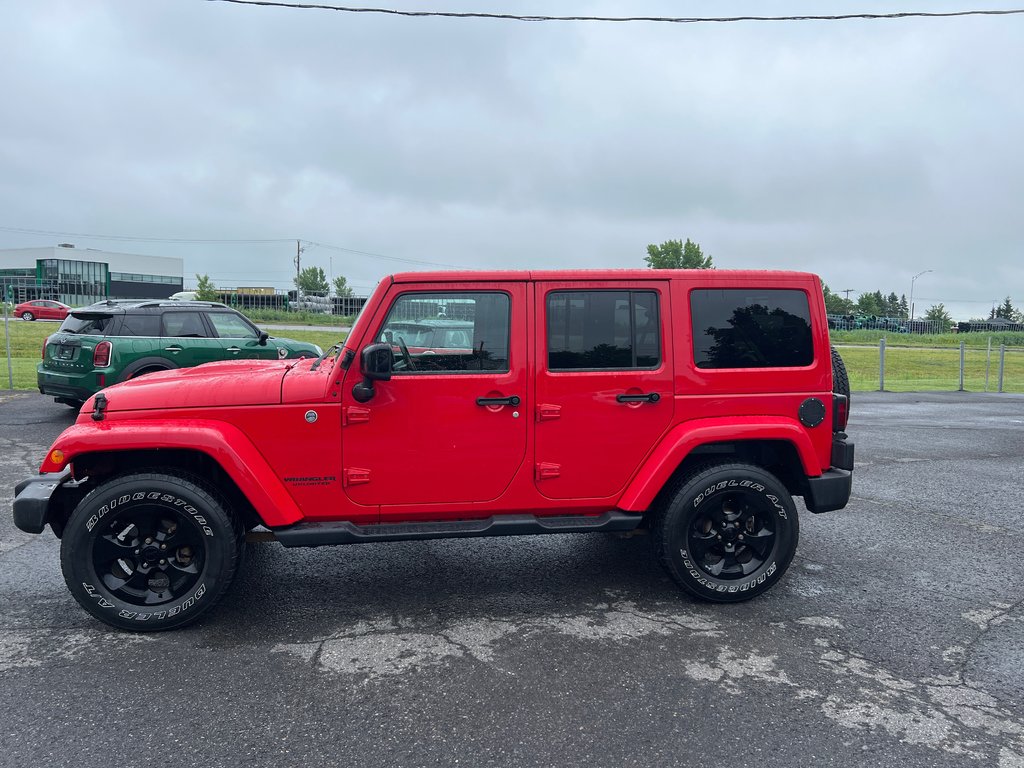 Wrangler Unlimited Altitude 4x4 2 TOIT CUIR NAVI 2015 à St-Jean-Sur-Richelieu, Québec - 4 - w1024h768px