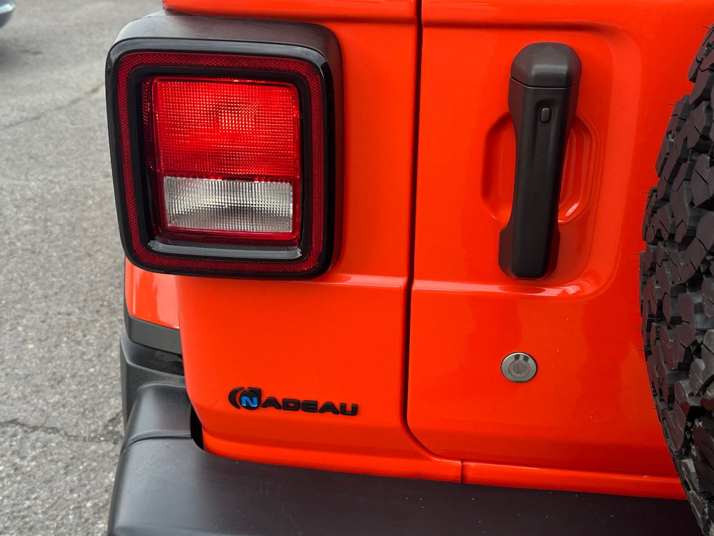2019 Jeep Wrangler Unlimited Sahara 4X4 SEULEMENT  087695 KM in St-Jean-Sur-Richelieu, Quebec - 14 - w1024h768px
