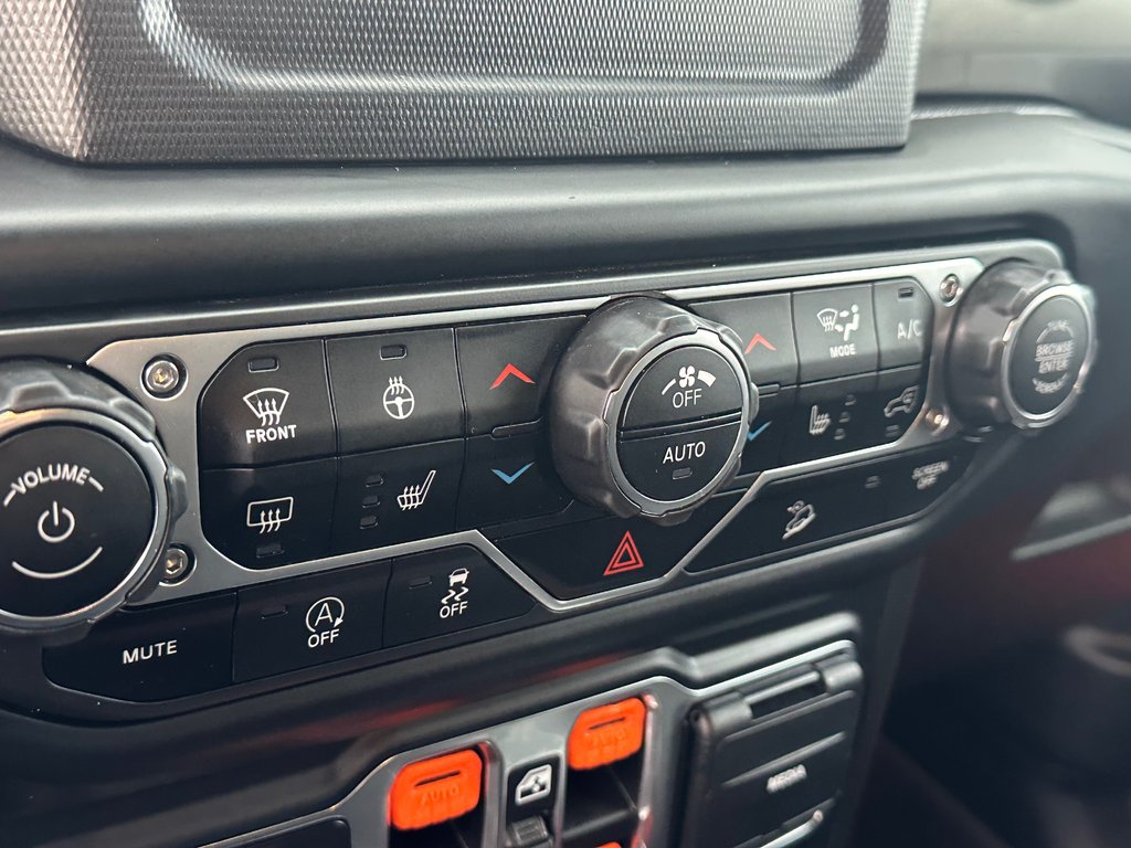 2019 Jeep Wrangler Unlimited Sahara 4X4 SEULEMENT  087695 KM in St-Jean-Sur-Richelieu, Quebec - 23 - w1024h768px