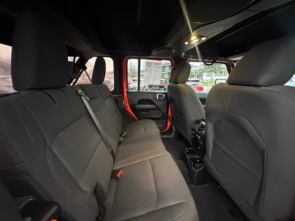 2019 Jeep Wrangler Unlimited Sahara 4X4 SEULEMENT  087695 KM in St-Jean-Sur-Richelieu, Quebec - 13 - w1024h768px