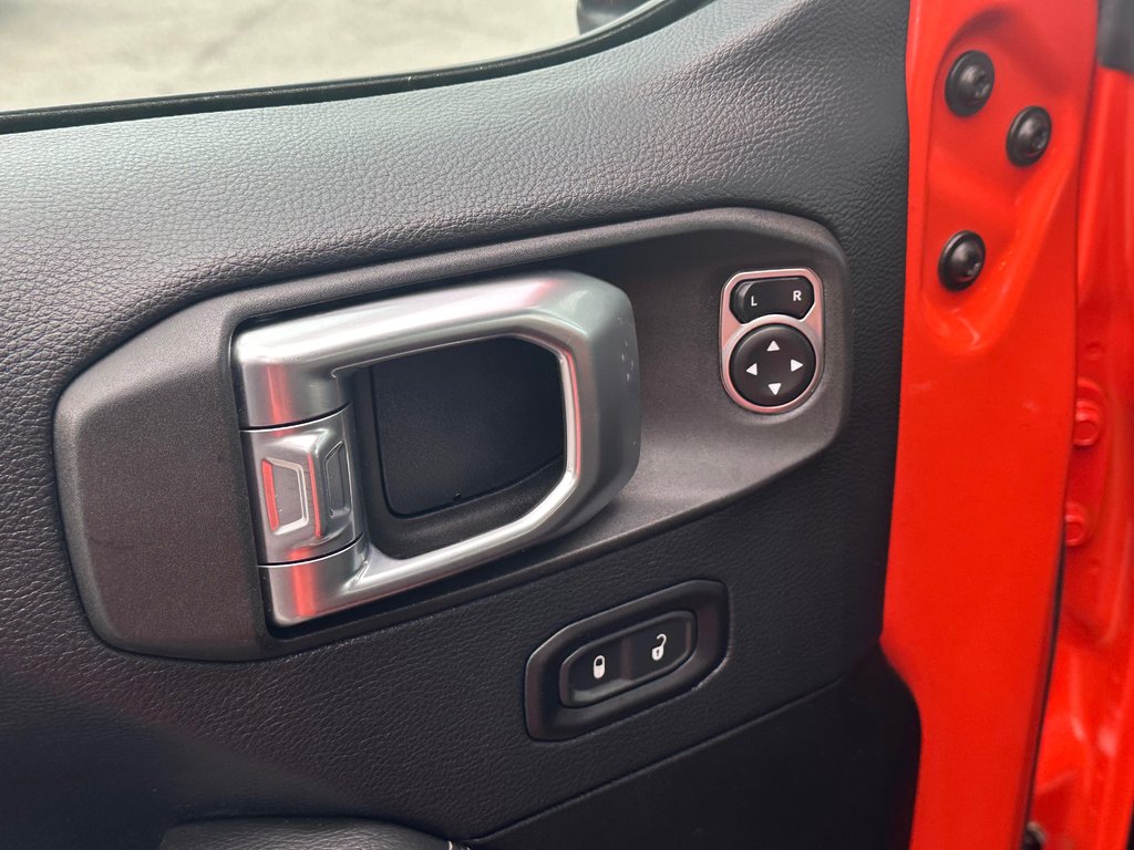 2019 Jeep Wrangler Unlimited Sahara 4X4 SEULEMENT  087695 KM in St-Jean-Sur-Richelieu, Quebec - 17 - w1024h768px