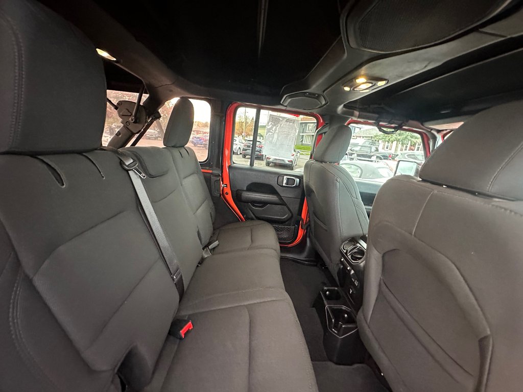 2019 Jeep Wrangler Unlimited Sahara 4X4 SEULEMENT  087695 KM in St-Jean-Sur-Richelieu, Quebec - 16 - w1024h768px