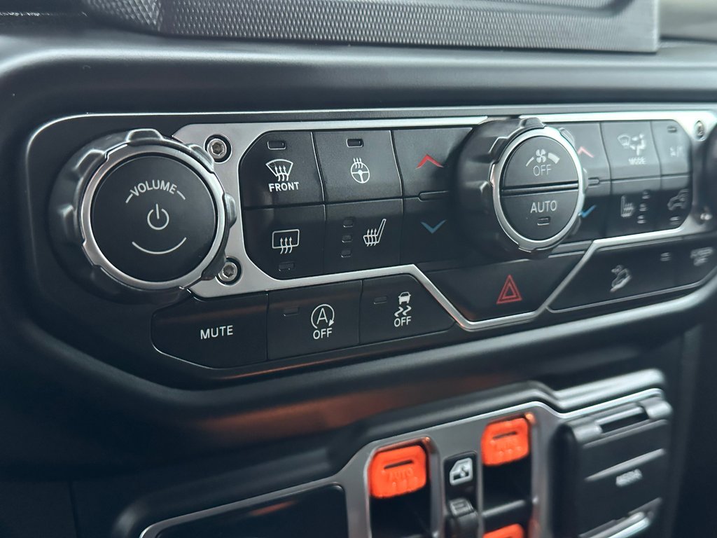 2019 Jeep Wrangler Unlimited Sahara 4X4 SEULEMENT  087695 KM in St-Jean-Sur-Richelieu, Quebec - 25 - w1024h768px