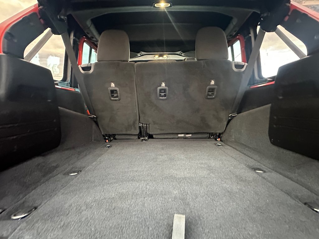 2019 Jeep Wrangler Unlimited Sahara 4X4 SEULEMENT  087695 KM in St-Jean-Sur-Richelieu, Quebec - 25 - w1024h768px