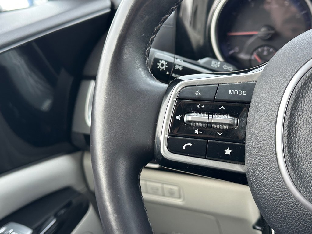 2023 Kia Carnival LX+  8 PASSAGERS in St-Jean-Sur-Richelieu, Quebec - 22 - w1024h768px