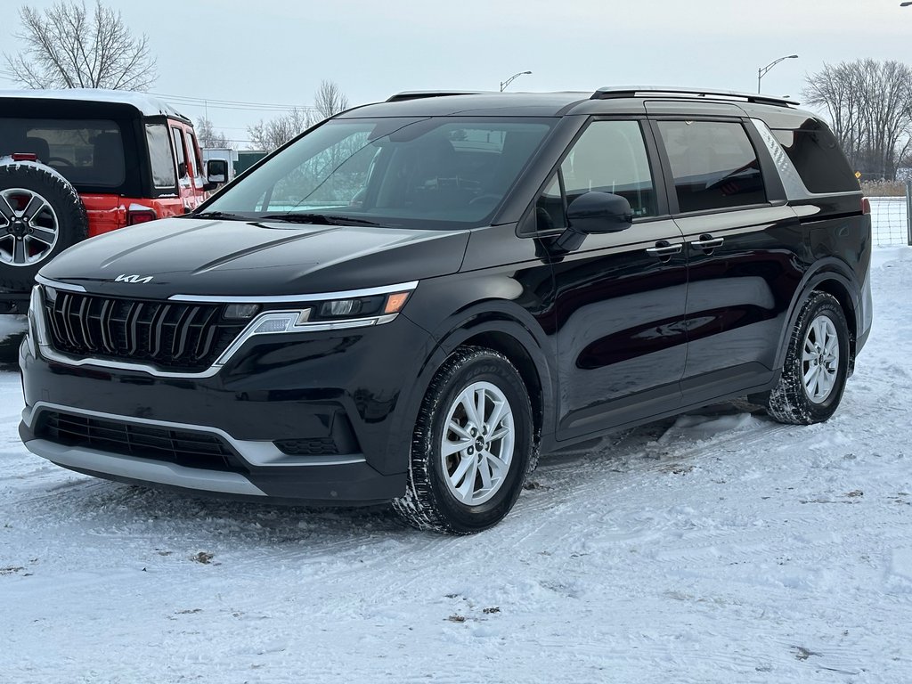 2023 Kia Carnival LX+  8 PASSAGERS in St-Jean-Sur-Richelieu, Quebec - 4 - w1024h768px