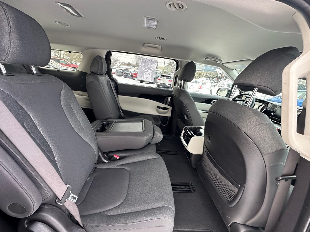 2023 Kia Carnival LX+  8 PASSAGERS in St-Jean-Sur-Richelieu, Quebec - 12 - w1024h768px