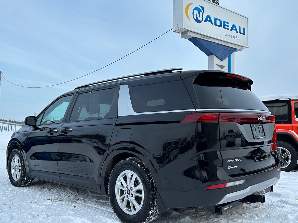 2023 Kia Carnival LX+  8 PASSAGERS in St-Jean-Sur-Richelieu, Quebec - 7 - w1024h768px