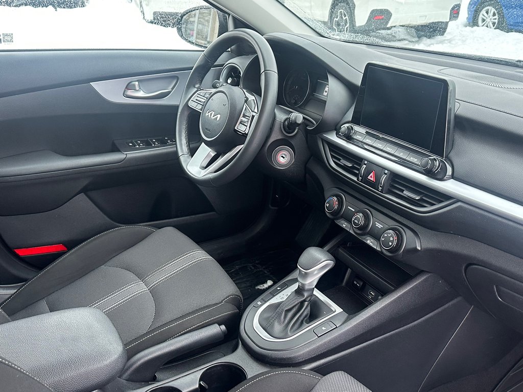 Kia Forte LX SEULEMENT 028597 KM 2024 à St-Jean-Sur-Richelieu, Québec - 3 - w1024h768px
