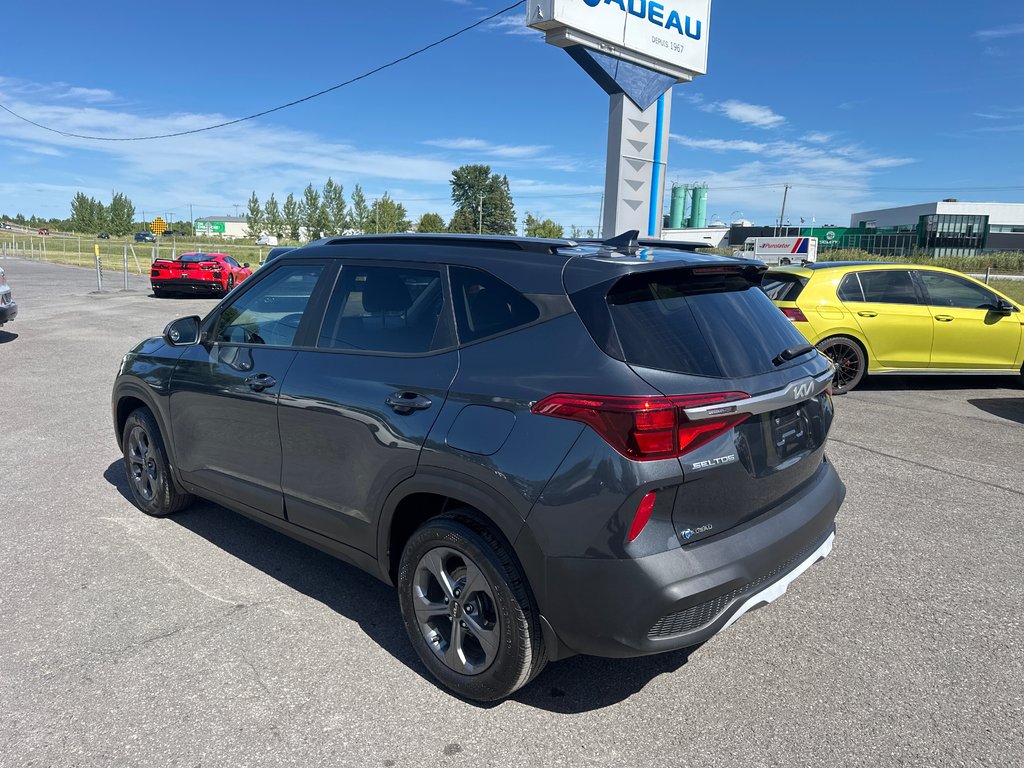 Kia Seltos LX SIEGES CHAUFFANTS APPLE CARPLAY ANDROID AUTO 2023 à St-Jean-Sur-Richelieu, Québec - 7 - w1024h768px