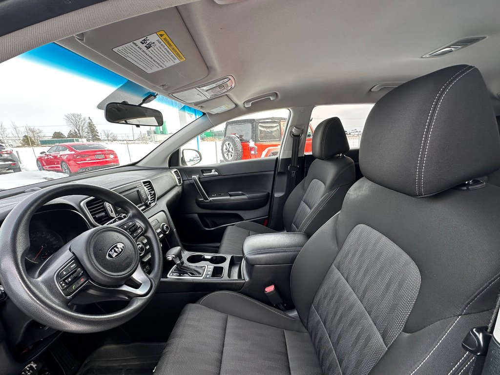 2017 Kia Sportage LX AWD SIEGES CHAUFFANTS in St-Jean-Sur-Richelieu, Quebec - 16 - w1024h768px