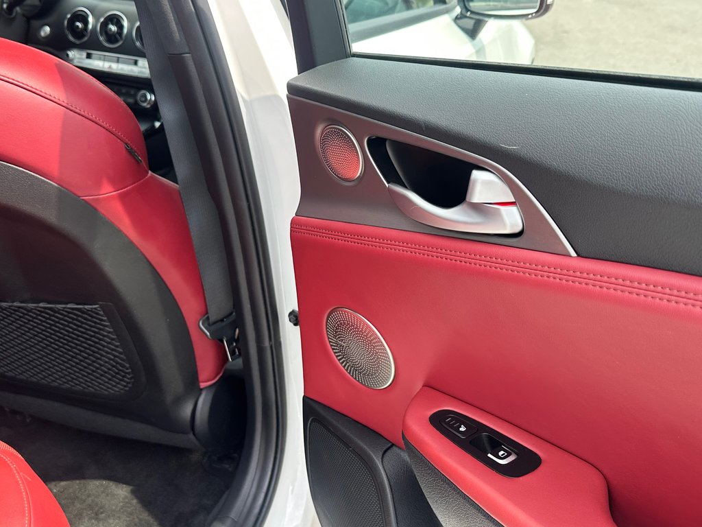 Kia Stinger GT 4 PNEUS NEUFS NAVIGATION SEULEMENT 068421 KM 2021 à St-Jean-Sur-Richelieu, Québec - 17 - w1024h768px
