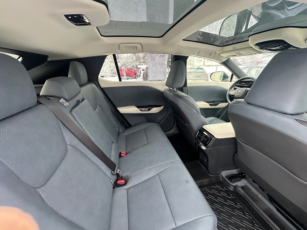 Lexus RZ 450e PREMIUM AWD SEULEMENT 016802 KM 2023 à St-Jean-Sur-Richelieu, Québec - 13 - w1024h768px