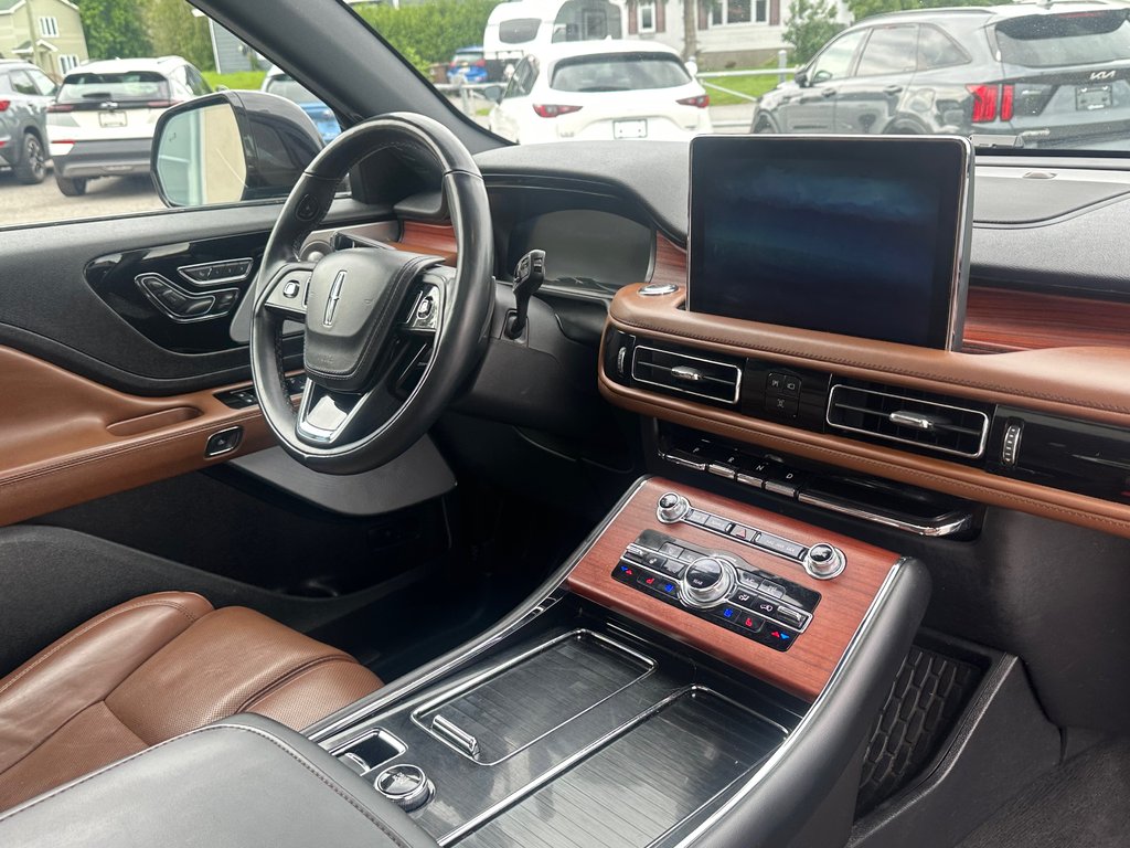 2023 Lincoln Aviator Reserve AWD 6 PASSEGERS CUIR TOIT PANORAMIQUE in St-Jean-Sur-Richelieu, Quebec - 3 - w1024h768px