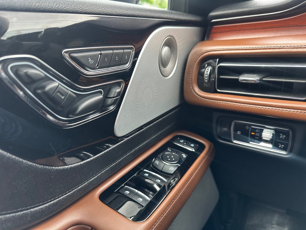 2023 Lincoln Aviator Reserve AWD 6 PASSEGERS CUIR TOIT PANORAMIQUE in St-Jean-Sur-Richelieu, Quebec - 24 - w1024h768px
