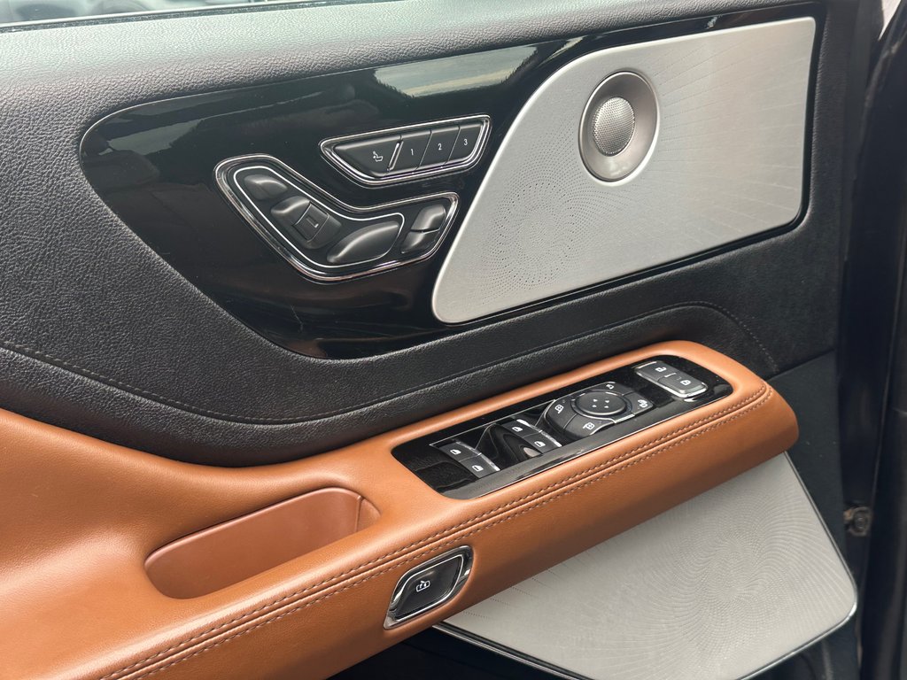 2023 Lincoln Aviator Reserve AWD 6 PASSEGERS CUIR TOIT PANORAMIQUE in St-Jean-Sur-Richelieu, Quebec - 22 - w1024h768px