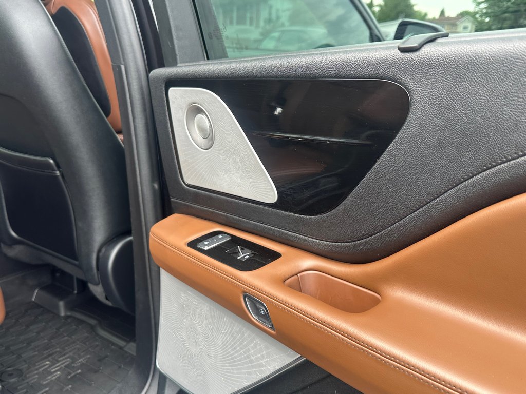 2023 Lincoln Aviator Reserve AWD 6 PASSEGERS CUIR TOIT PANORAMIQUE in St-Jean-Sur-Richelieu, Quebec - 17 - w1024h768px