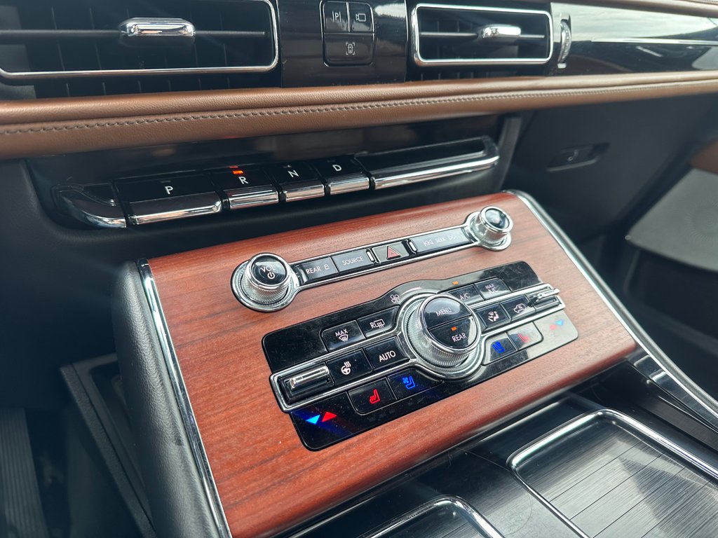 2023 Lincoln Aviator Reserve AWD 6 PASSEGERS CUIR TOIT PANORAMIQUE in St-Jean-Sur-Richelieu, Quebec - 25 - w1024h768px