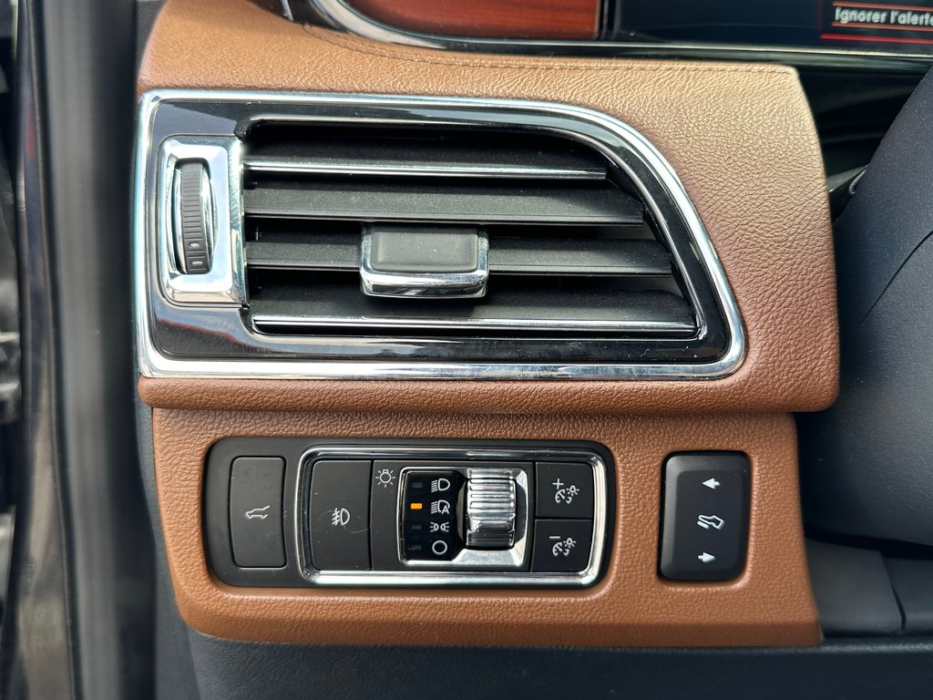 Lincoln Navigator L Reserve 7 PASSAGERS 4X4 CUIR TOIT PANORAMIQUE 2022 à St-Jean-Sur-Richelieu, Québec - 19 - w1024h768px
