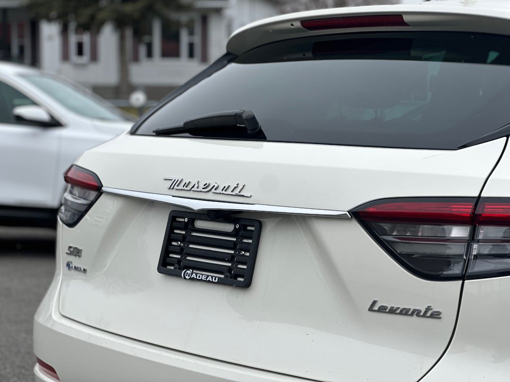 2021 Maserati Levante S GranLusso AWD in St-Jean-Sur-Richelieu, Quebec - 12 - w1024h768px