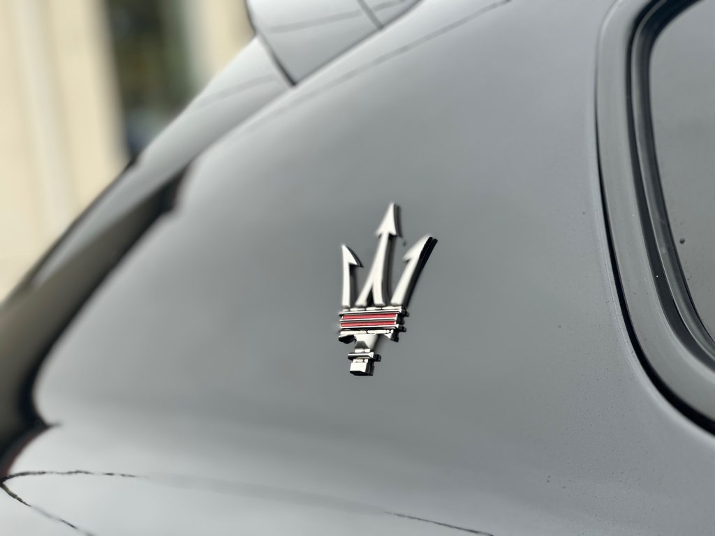 2023 Maserati Levante Trofeo AWD V8 FERRARI MODE CORSA in St-Jean-Sur-Richelieu, Quebec - 14 - w1024h768px