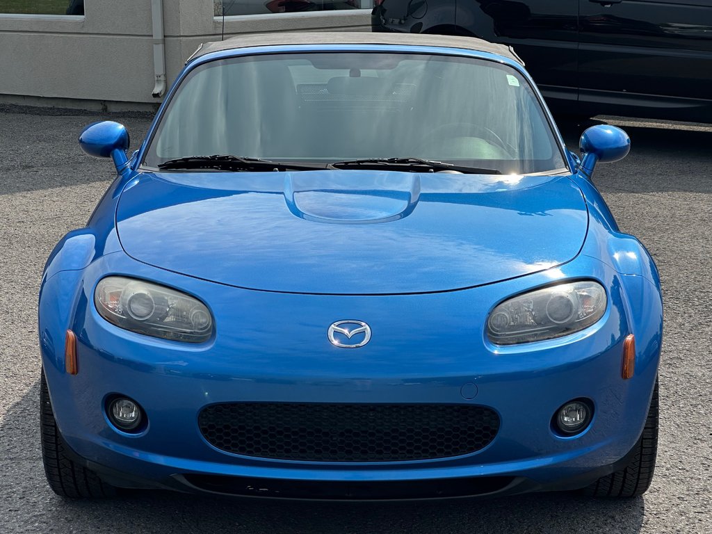 Mazda MX-5 MIATA CONVERTIBLE SEULEMENT 095428 KM COMME NEUVE 2006 à St-Jean-Sur-Richelieu, Québec - 6 - w1024h768px