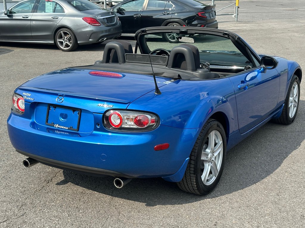 Mazda MX-5 MIATA CONVERTIBLE SEULEMENT 095428 KM COMME NEUVE 2006 à St-Jean-Sur-Richelieu, Québec - 16 - w1024h768px