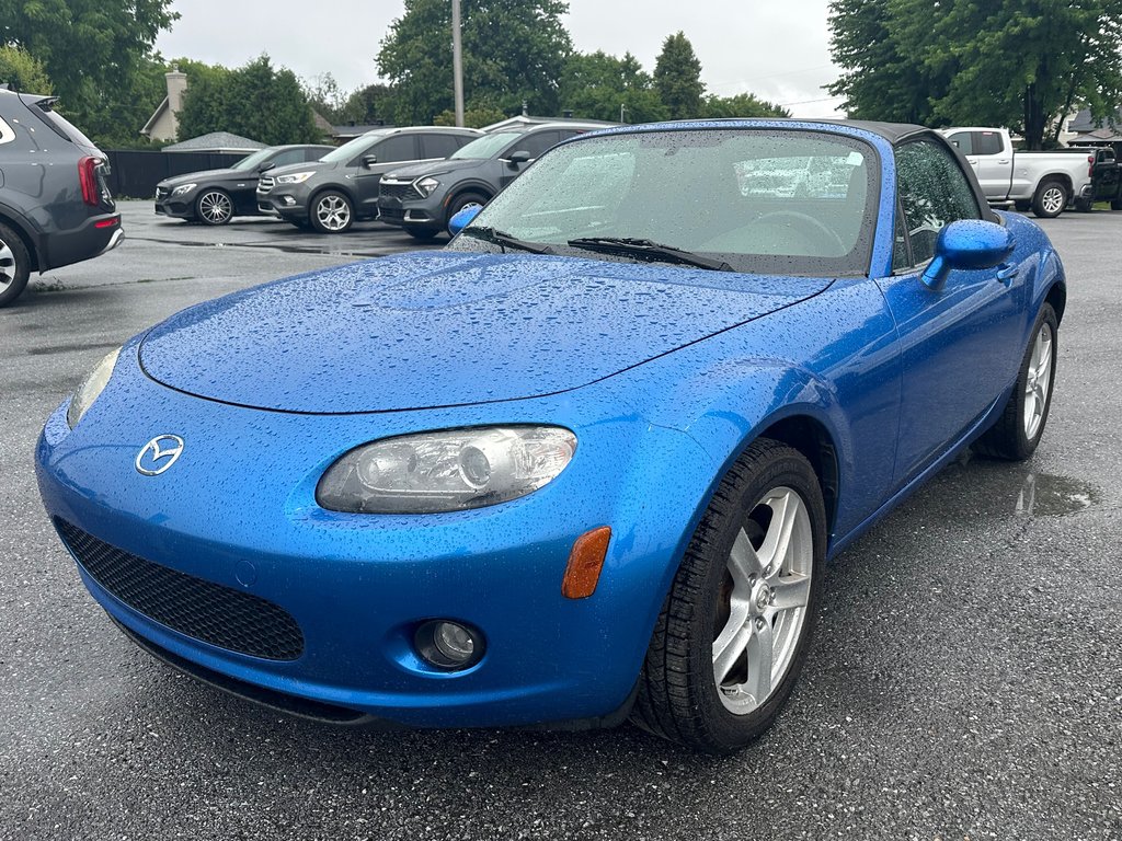 2006 Mazda MX-5 MIATA CONVERTIBLE SEULEMENT 095428 KM COMME NEUVE in St-Jean-Sur-Richelieu, Quebec - 4 - w1024h768px