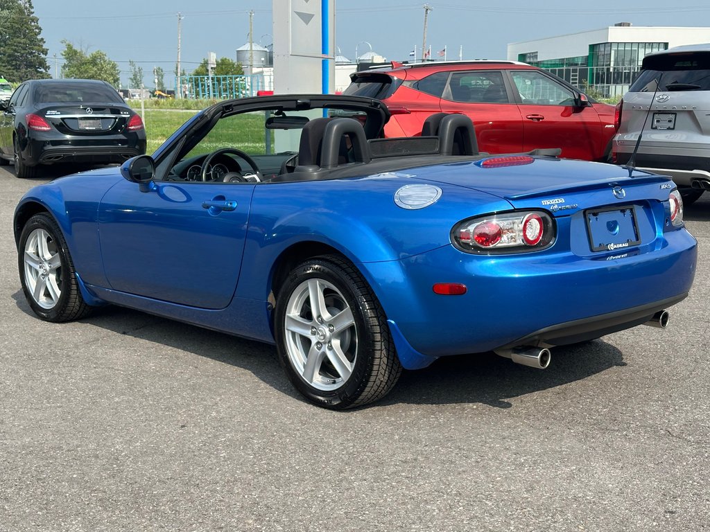 Mazda MX-5 MIATA CONVERTIBLE SEULEMENT 095428 KM COMME NEUVE 2006 à St-Jean-Sur-Richelieu, Québec - 13 - w1024h768px