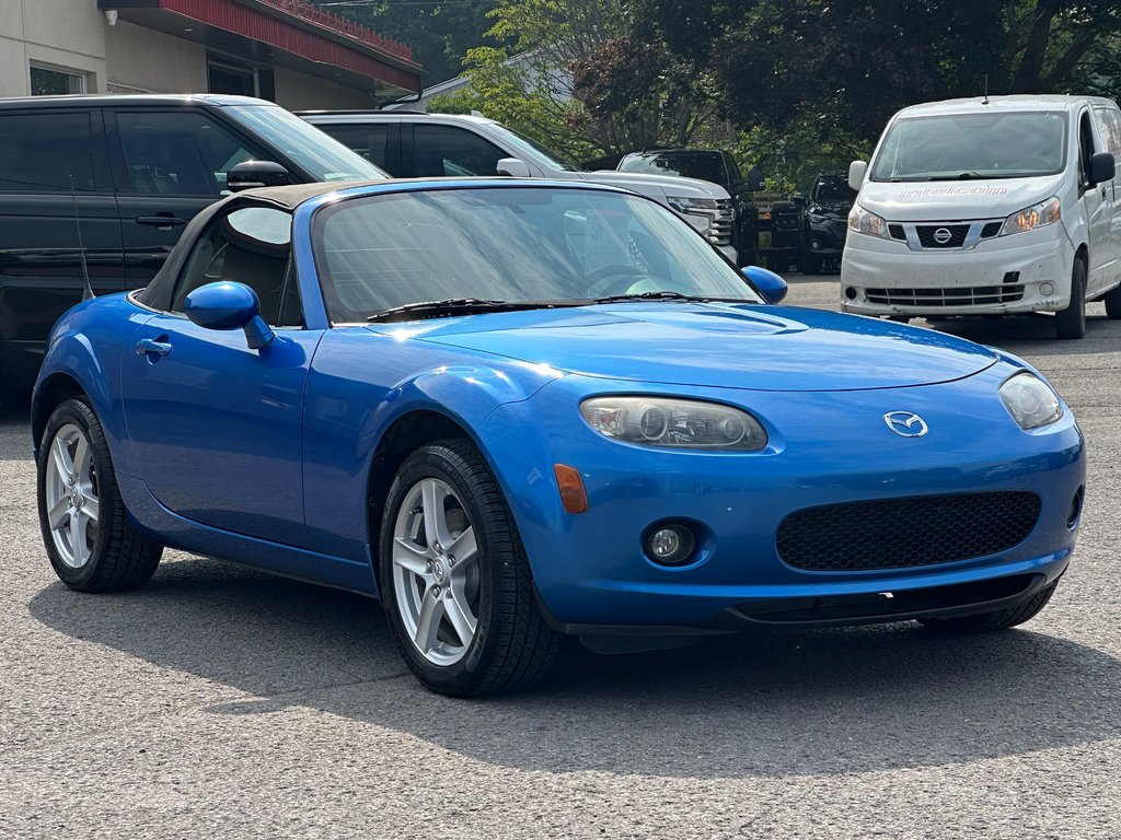 Mazda MX-5 MIATA CONVERTIBLE SEULEMENT 095428 KM COMME NEUVE 2006 à St-Jean-Sur-Richelieu, Québec - 5 - w1024h768px