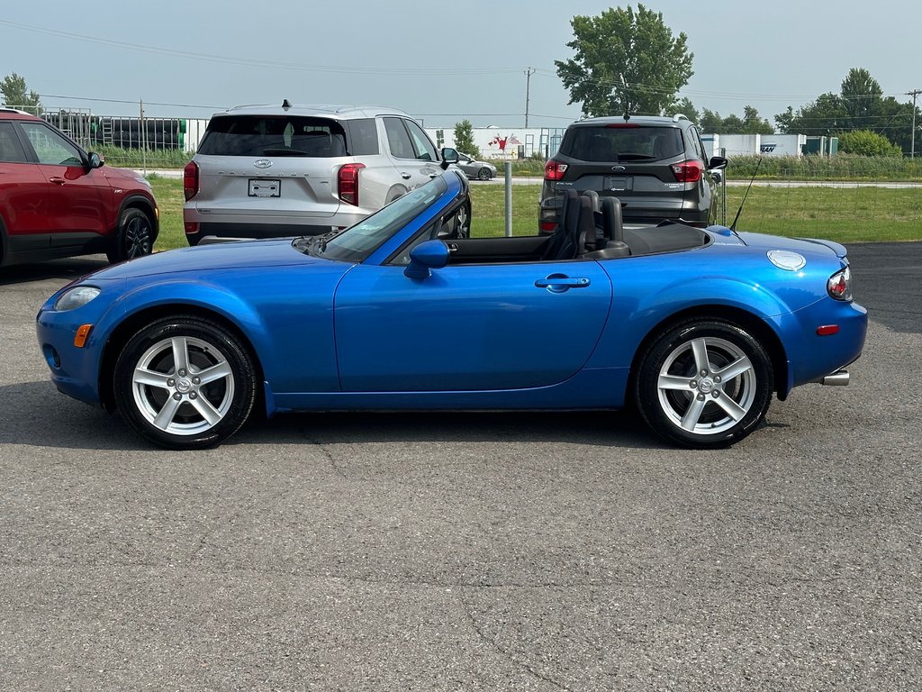 Mazda MX-5 MIATA CONVERTIBLE SEULEMENT 095428 KM COMME NEUVE 2006 à St-Jean-Sur-Richelieu, Québec - 17 - w1024h768px