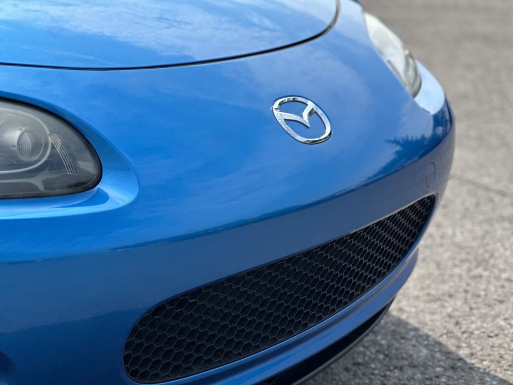 Mazda MX-5 MIATA CONVERTIBLE SEULEMENT 095428 KM COMME NEUVE 2006 à St-Jean-Sur-Richelieu, Québec - 18 - w1024h768px