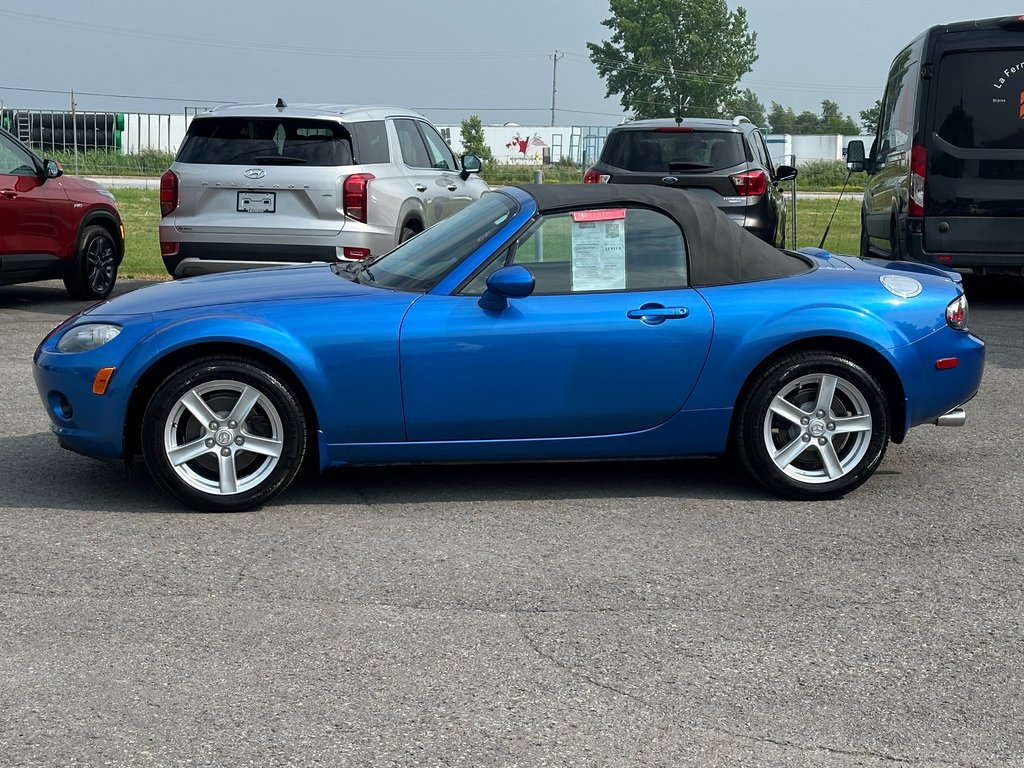 Mazda MX-5 MIATA CONVERTIBLE SEULEMENT 095428 KM COMME NEUVE 2006 à St-Jean-Sur-Richelieu, Québec - 7 - w1024h768px