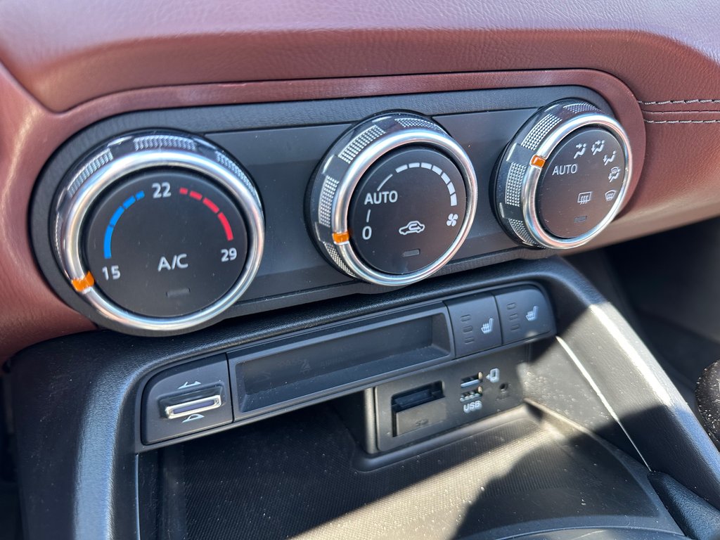 Mazda MX-5 GT CONVERTIBLE CUIR SEULEMENT 030101 KM 2017 à St-Jean-Sur-Richelieu, Québec - 24 - w1024h768px