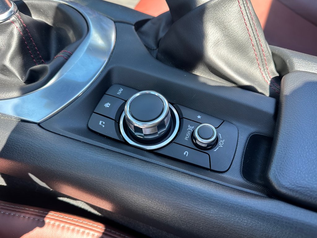 Mazda MX-5 GT CONVERTIBLE CUIR SEULEMENT 030101 KM 2017 à St-Jean-Sur-Richelieu, Québec - 22 - w1024h768px