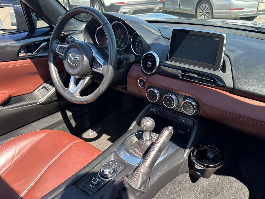 2017 Mazda MX-5 GT CONVERTIBLE CUIR SEULEMENT 030101 KM in St-Jean-Sur-Richelieu, Quebec - 3 - w1024h768px