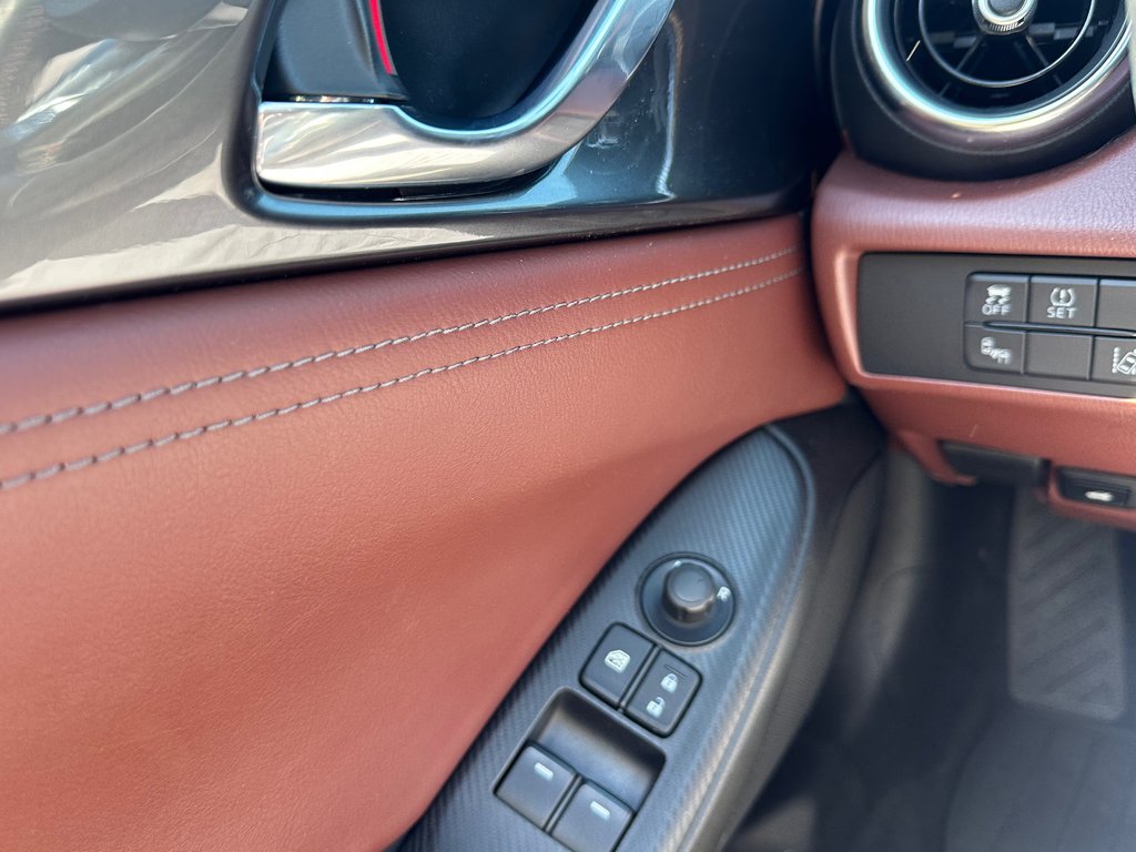 Mazda MX-5 GT CONVERTIBLE CUIR SEULEMENT 030101 KM 2017 à St-Jean-Sur-Richelieu, Québec - 27 - w1024h768px