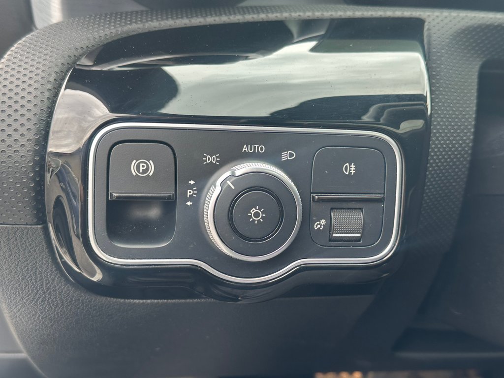 Mercedes-Benz A-Class AMG A 35 CUIR TOIT PANORAMIQUE AWD 2022 à St-Jean-Sur-Richelieu, Québec - 21 - w1024h768px