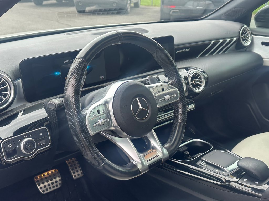 Mercedes-Benz A-Class AMG A 35 CUIR TOIT PANORAMIQUE AWD 2022 à St-Jean-Sur-Richelieu, Québec - 16 - w1024h768px