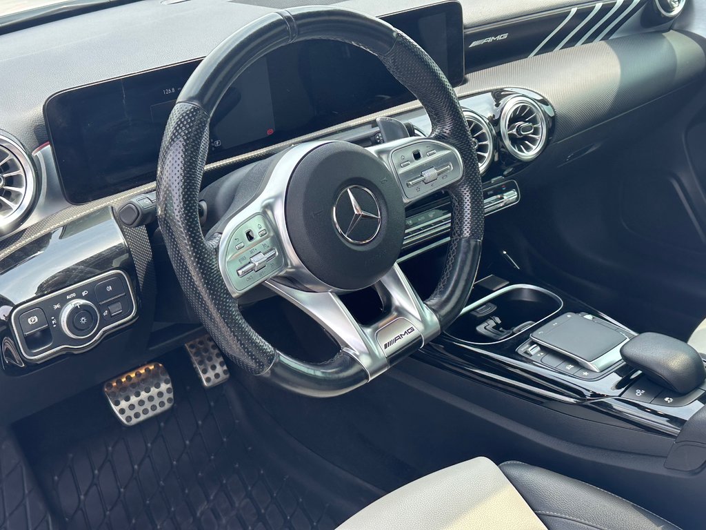 2022 Mercedes-Benz A-Class AMG A 35 CUIR TOIT PANORAMIQUE AWD in St-Jean-Sur-Richelieu, Quebec - 16 - w1024h768px
