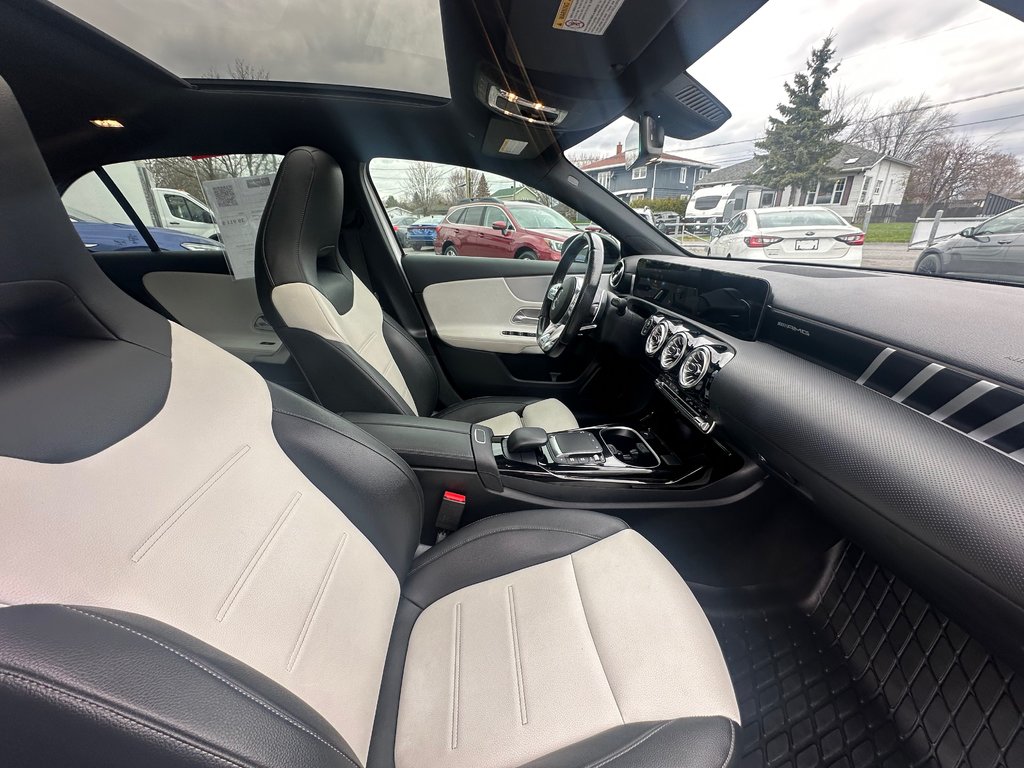 Mercedes-Benz A-Class AMG A 35 CUIR TOIT PANORAMIQUE AWD 2022 à St-Jean-Sur-Richelieu, Québec - 11 - w1024h768px
