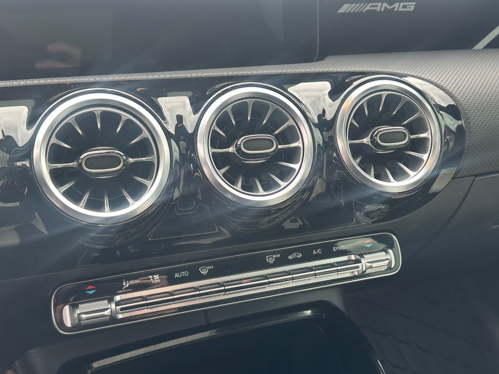 Mercedes-Benz A-Class AMG A 35 CUIR TOIT PANORAMIQUE AWD 2022 à St-Jean-Sur-Richelieu, Québec - 20 - w1024h768px