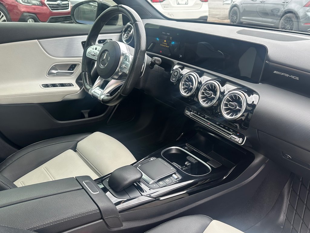 Mercedes-Benz A-Class AMG A 35 CUIR TOIT PANORAMIQUE AWD 2022 à St-Jean-Sur-Richelieu, Québec - 3 - w1024h768px
