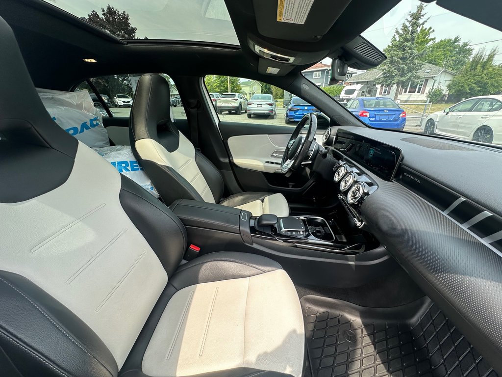 2022 Mercedes-Benz A-Class AMG A 35 CUIR TOIT PANORAMIQUE AWD in St-Jean-Sur-Richelieu, Quebec - 14 - w1024h768px