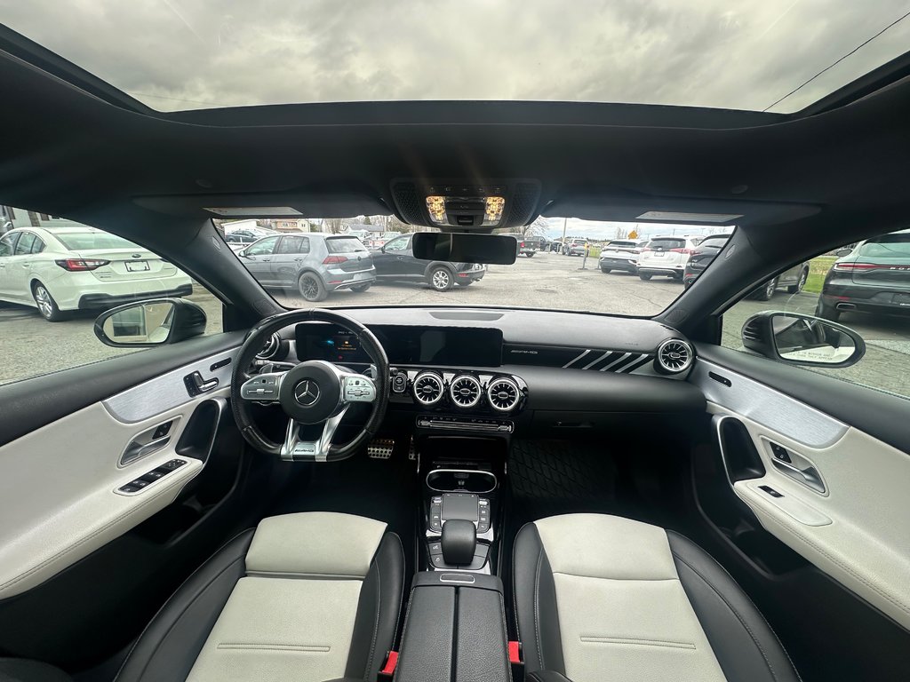 Mercedes-Benz A-Class AMG A 35 CUIR TOIT PANORAMIQUE AWD 2022 à St-Jean-Sur-Richelieu, Québec - 13 - w1024h768px